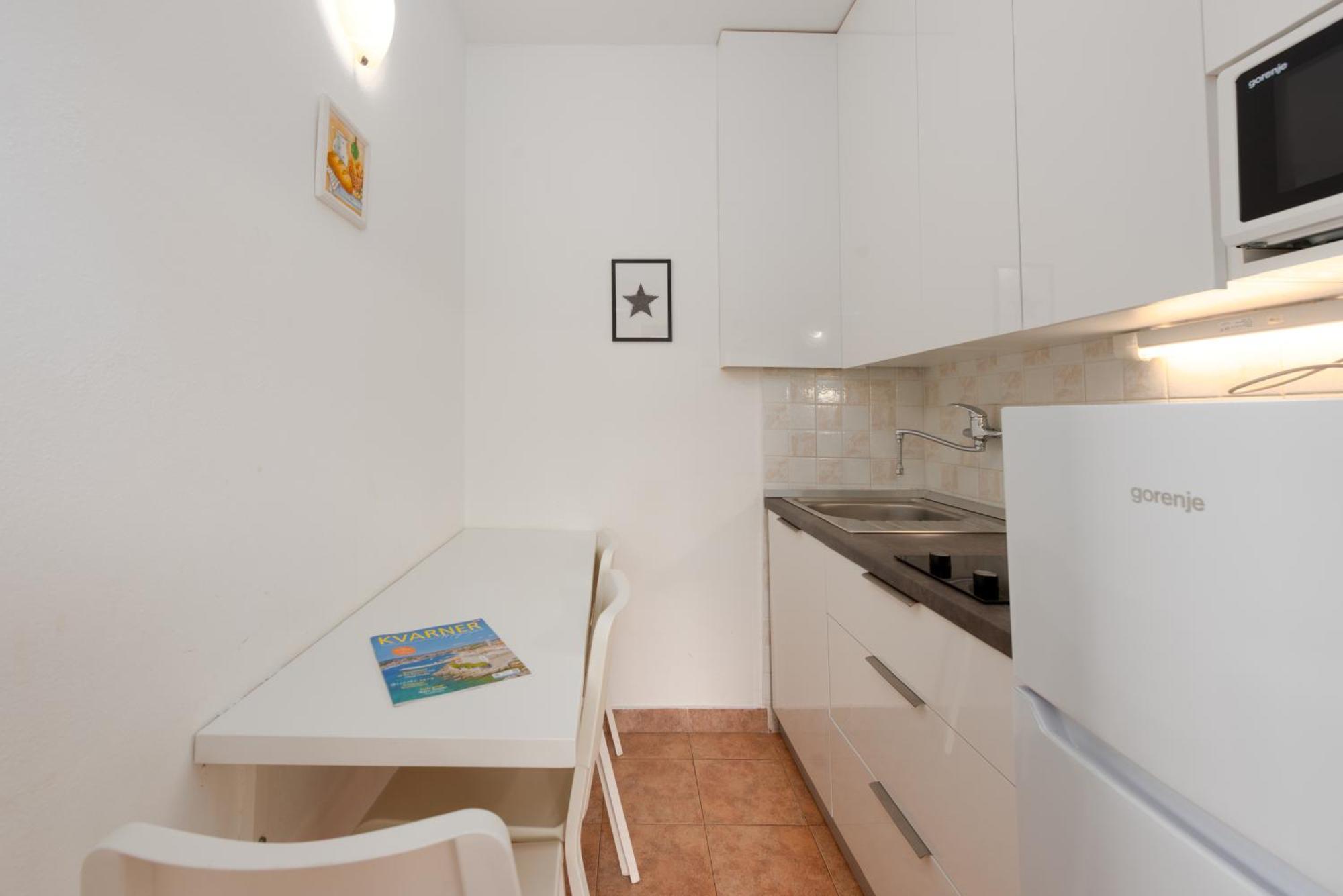 Apartments Dorijan With Pool 마툴지 외부 사진