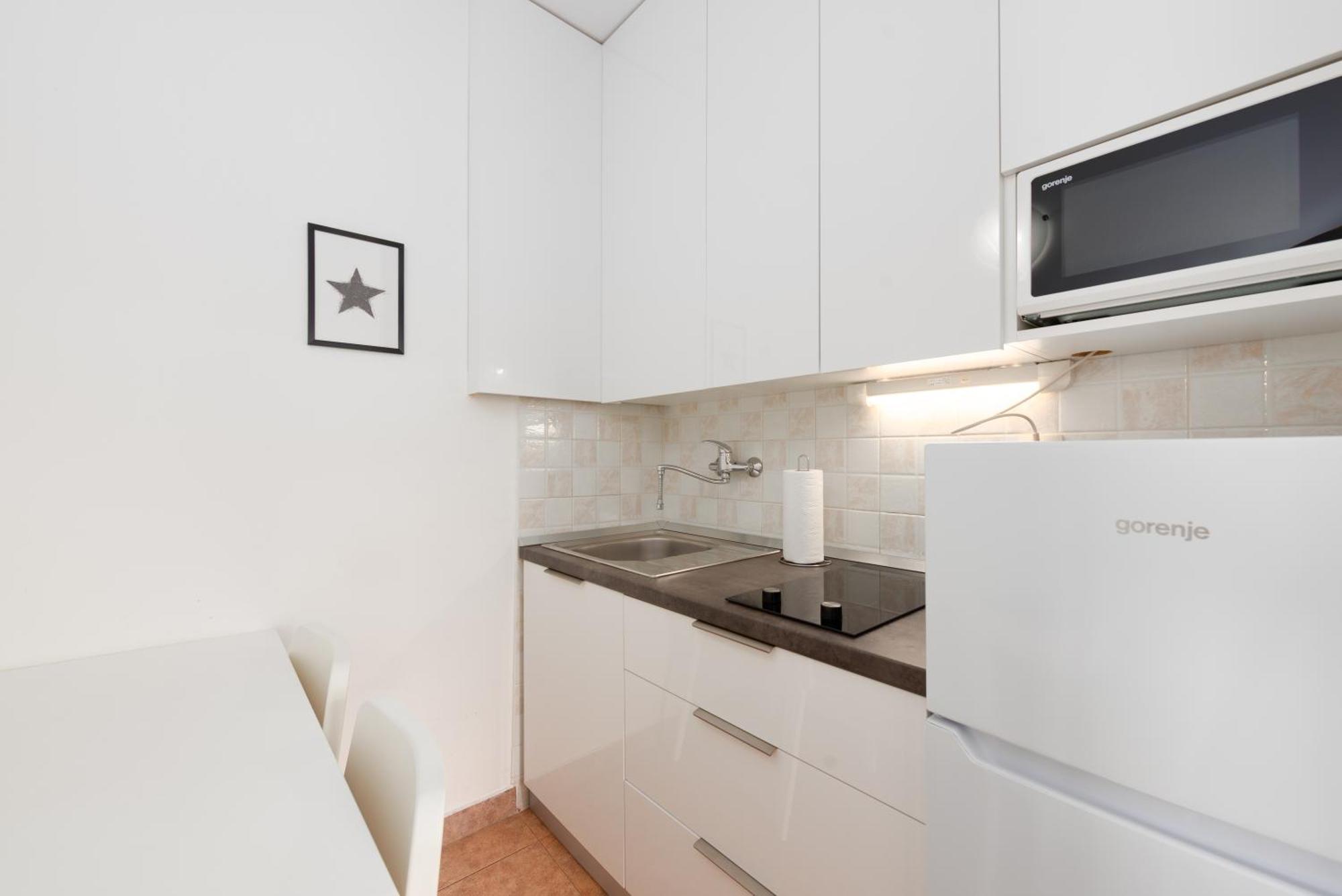 Apartments Dorijan With Pool 마툴지 외부 사진