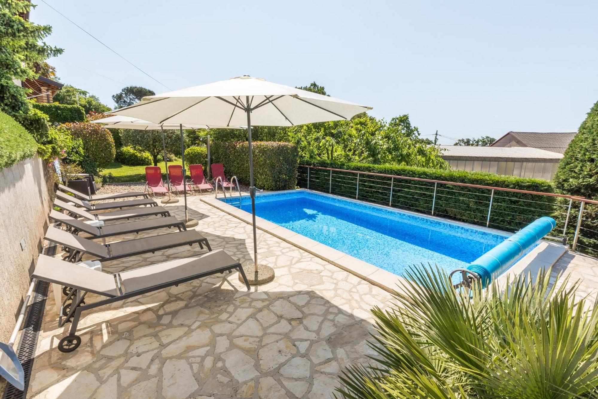 Apartments Dorijan With Pool 마툴지 외부 사진