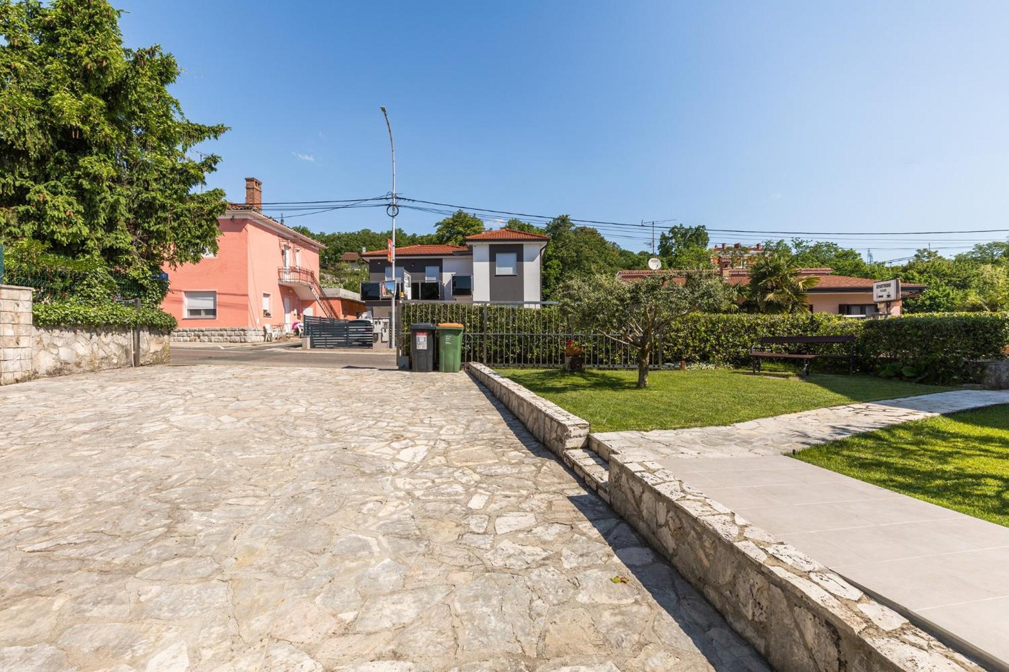 Apartments Dorijan With Pool 마툴지 외부 사진