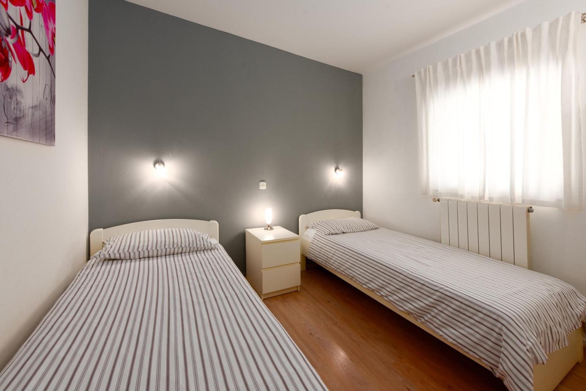 Apartments Dorijan With Pool 마툴지 외부 사진