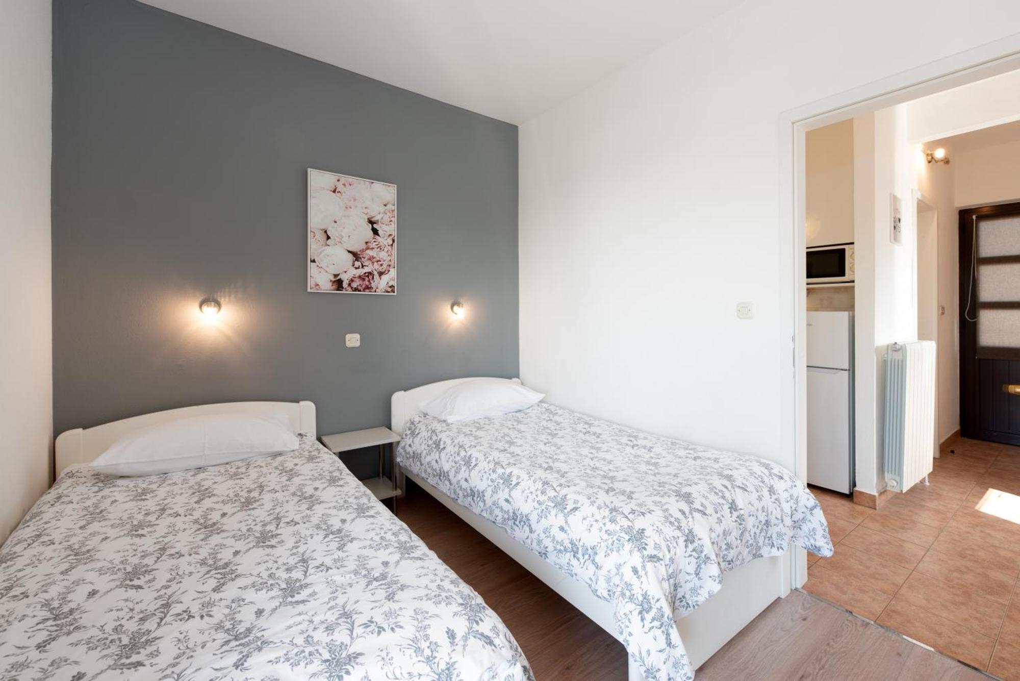 Apartments Dorijan With Pool 마툴지 외부 사진