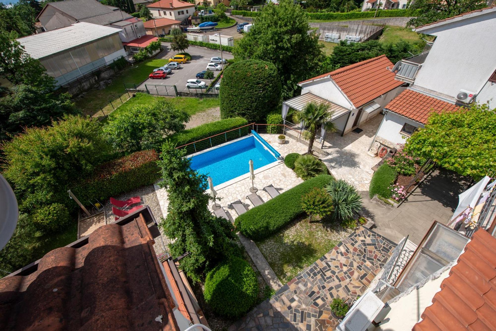 Apartments Dorijan With Pool 마툴지 외부 사진