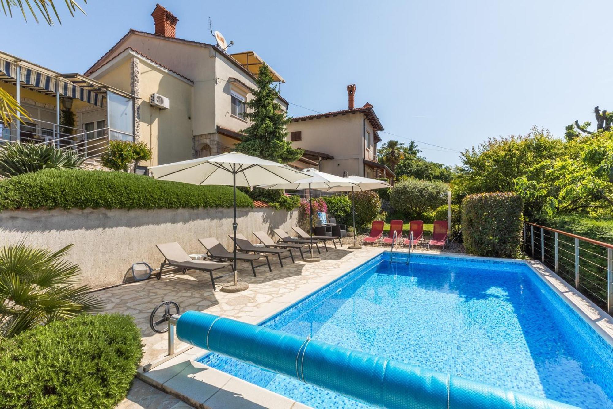 Apartments Dorijan With Pool 마툴지 외부 사진