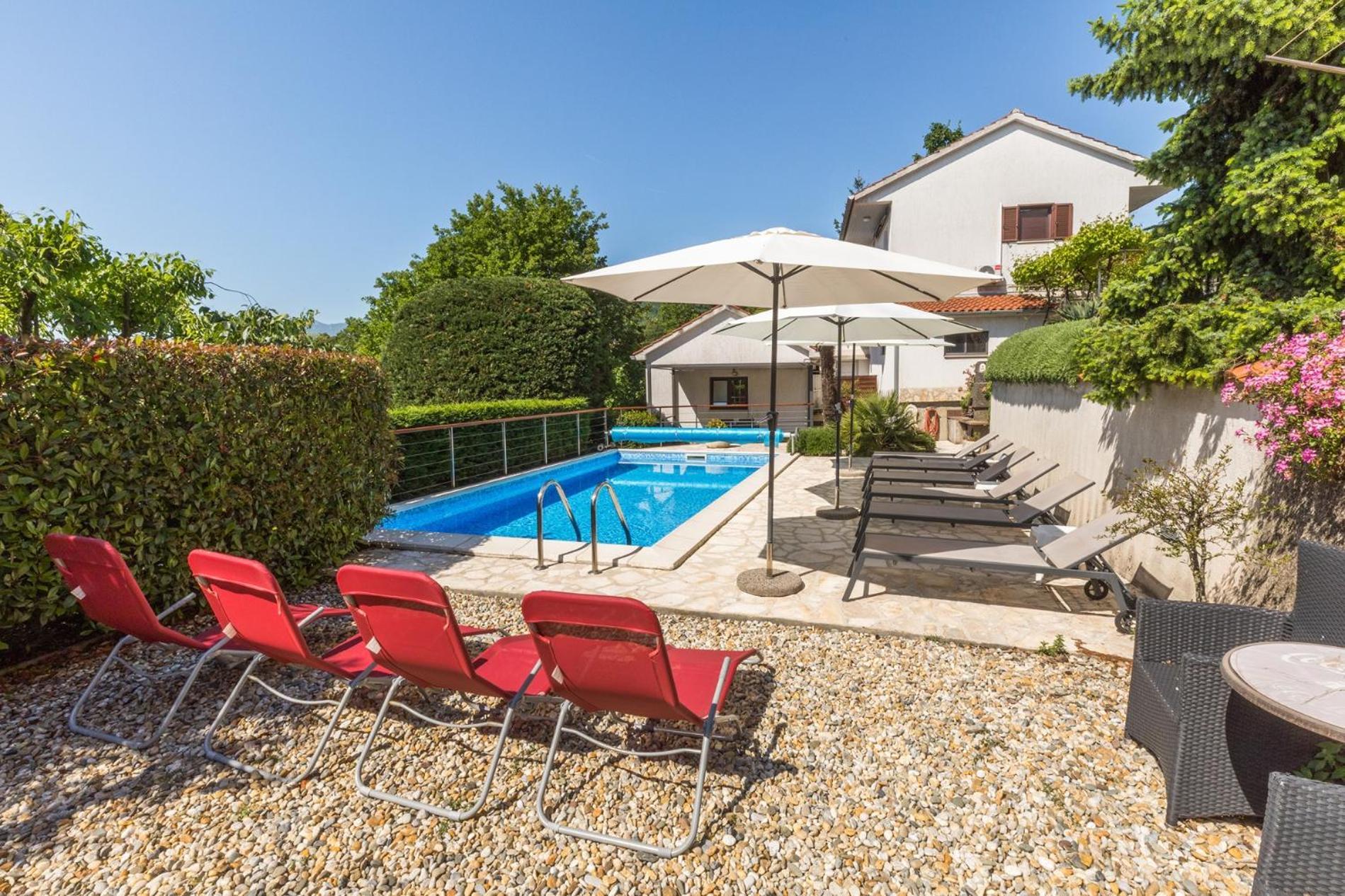 Apartments Dorijan With Pool 마툴지 외부 사진